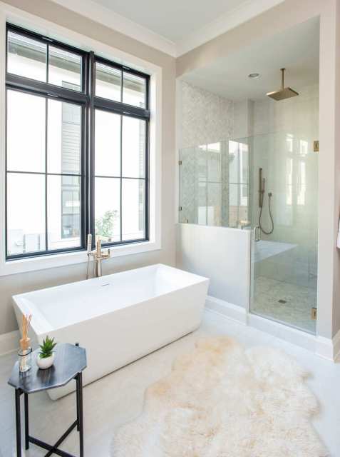 Master Bath - Tub