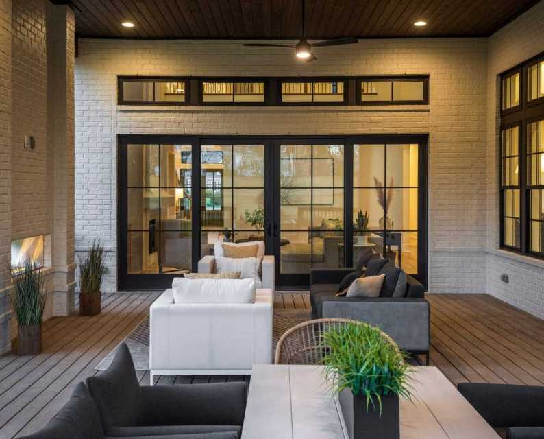 Timeless 1340 × 1080 px