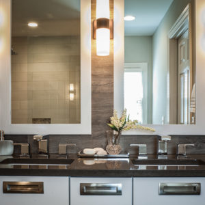 Layer in woods - Wood tile backsplash